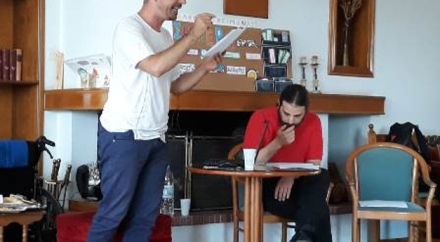 Η Δράση "Μια ζωή την έχουμε" παρουσίασε αποσπάσματα από το έργο του Νίκου Τσιφόρου στη Διαμαντίδειο