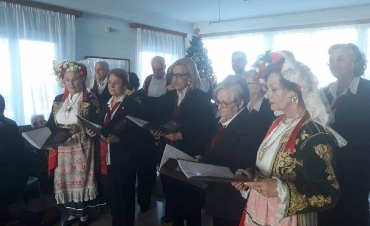 Η χορωδία του συλλόγου Κερκυραίων στη Διαμαντίδειο Στέγη